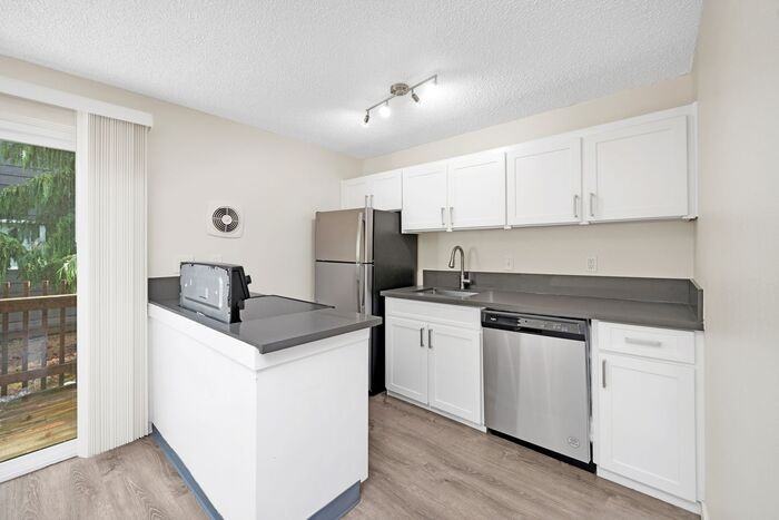 7582 Sw Hunziker Rd #27
