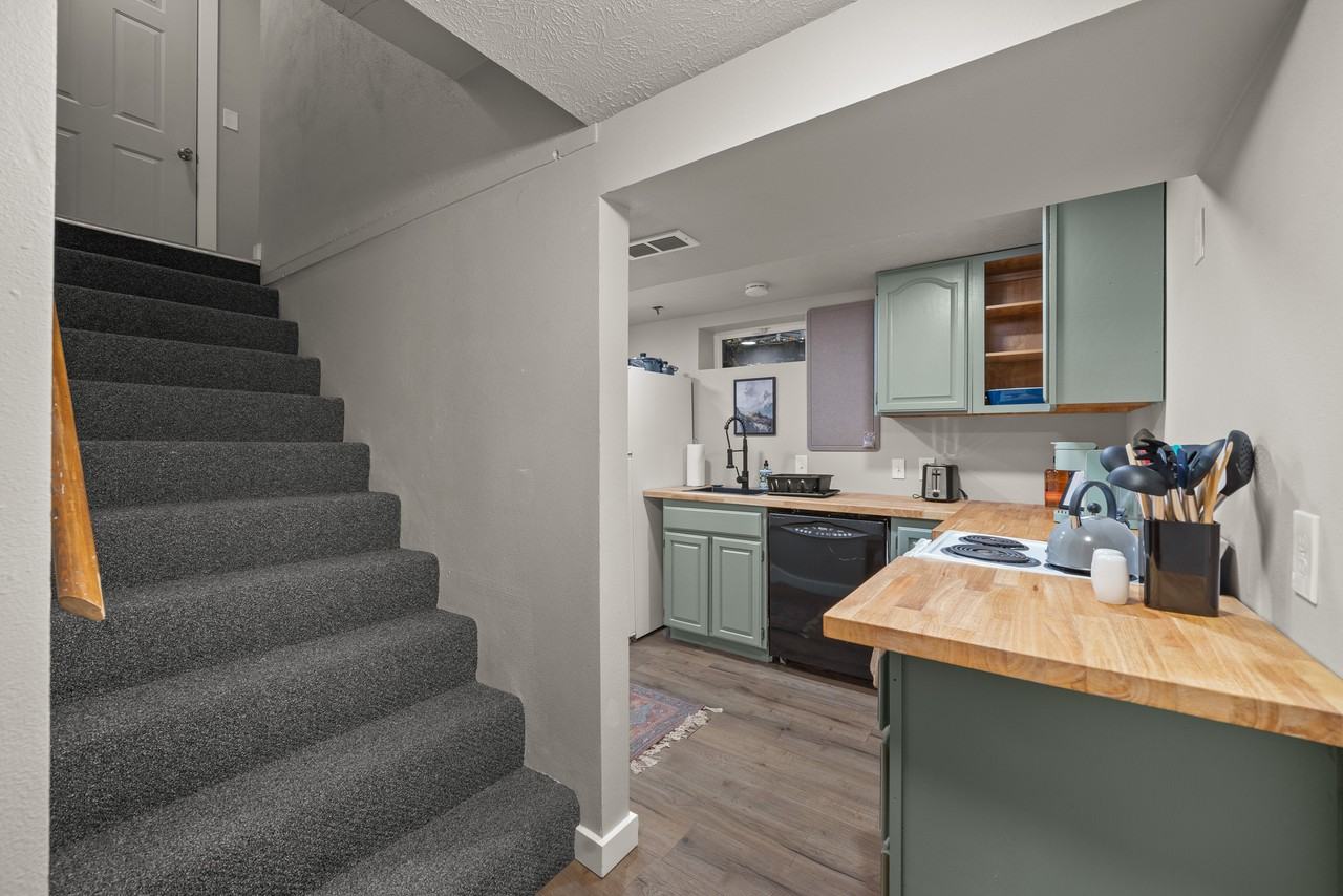 2916 W Francis Ave #NA - Photo 2 of 27