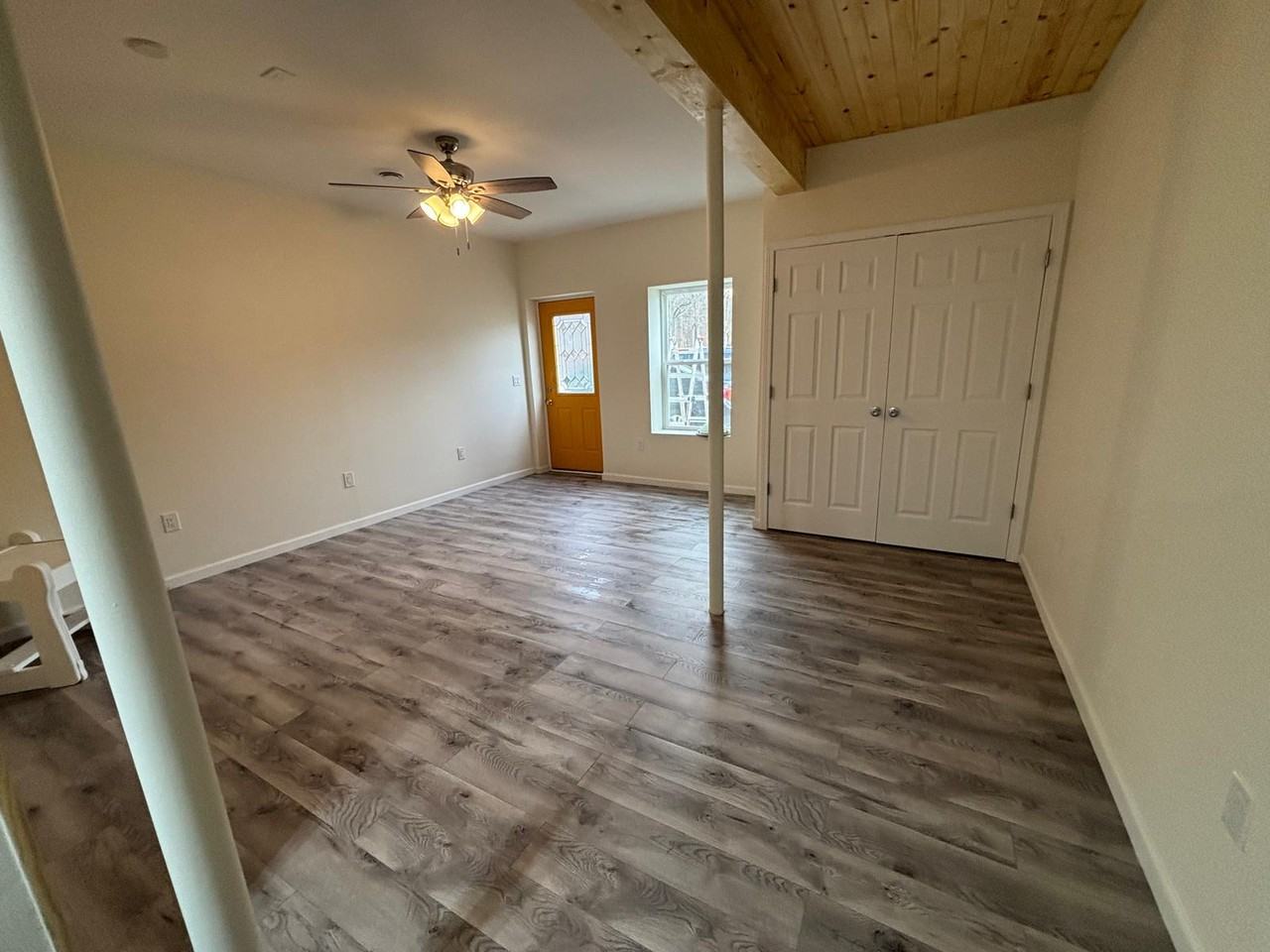 305 E Allens Bridge Rd #NA - Photo 2 of 7
