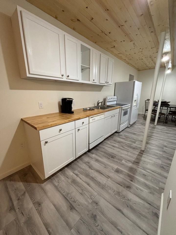 305 E Allens Bridge Rd #NA - Photo 3 of 7