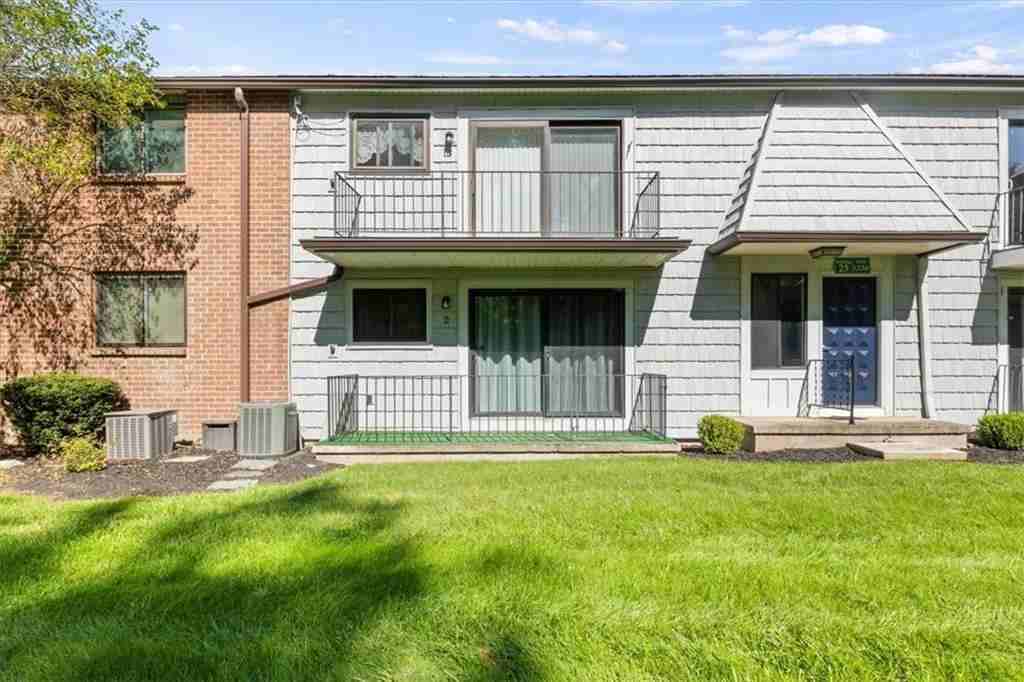 25 Great Wood Ct #2 - Photo 3 of 19