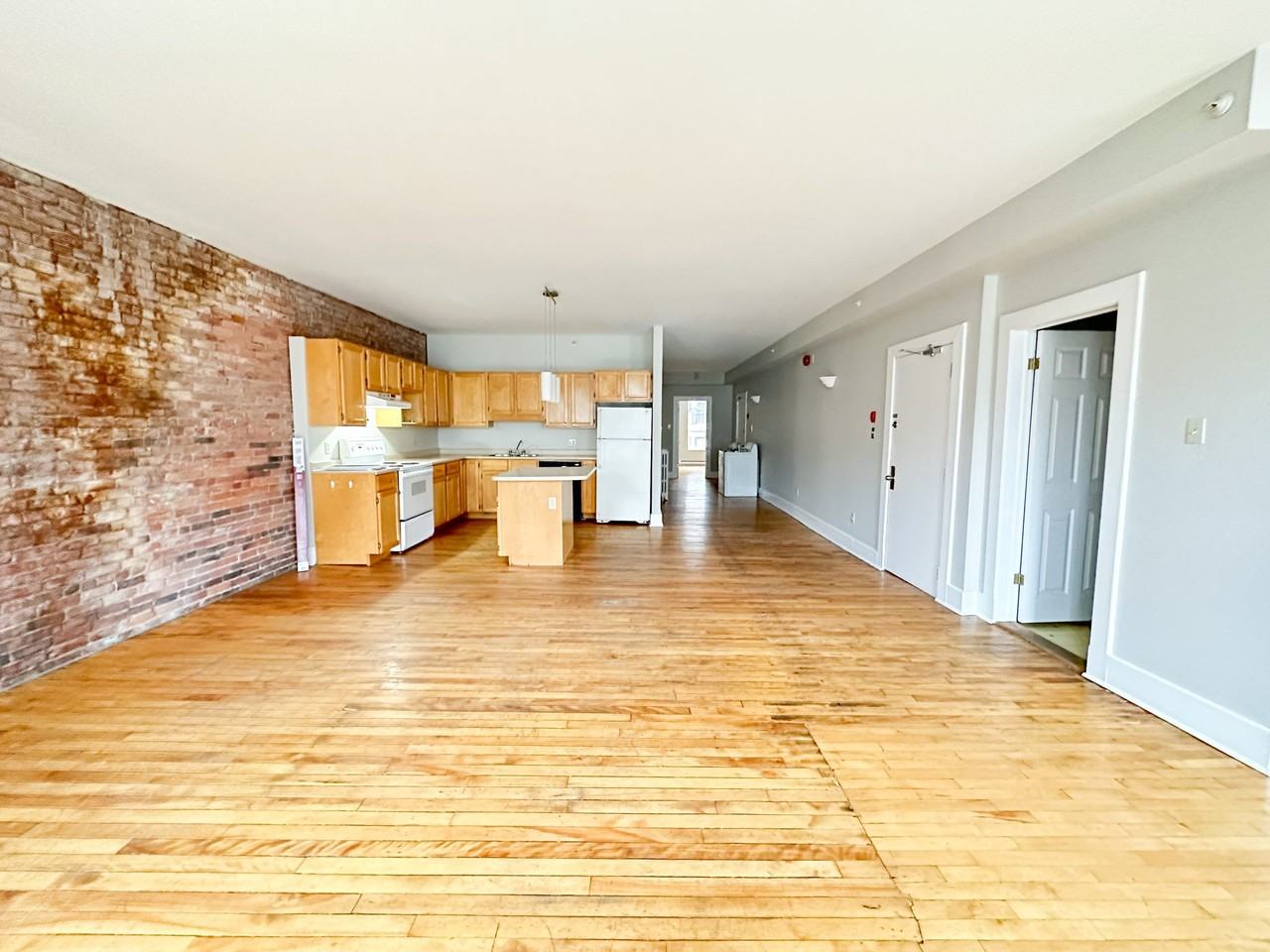 80 Prince William St #4 - Photo 2 of 8