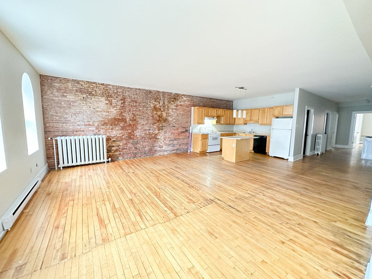 80 Prince William St #4 - Photo 3 of 8