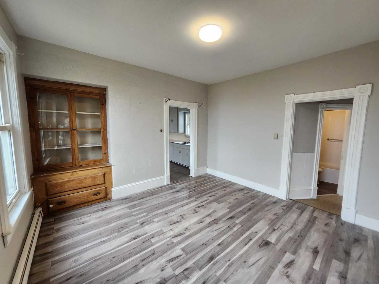 333 Charlotte St W #2 - Photo 2 of 14