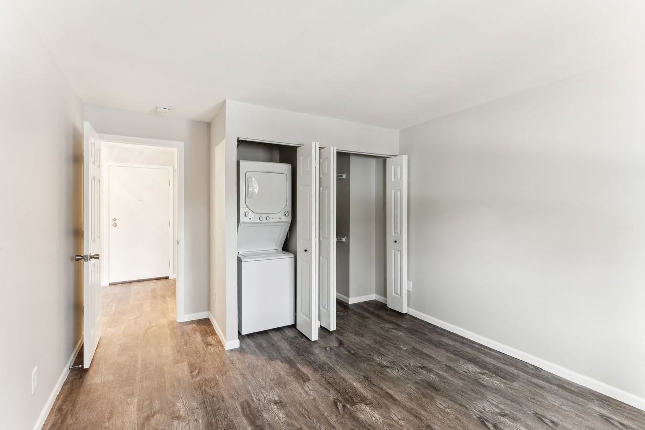 Country Meadows Apartments - Photo 5 of 50