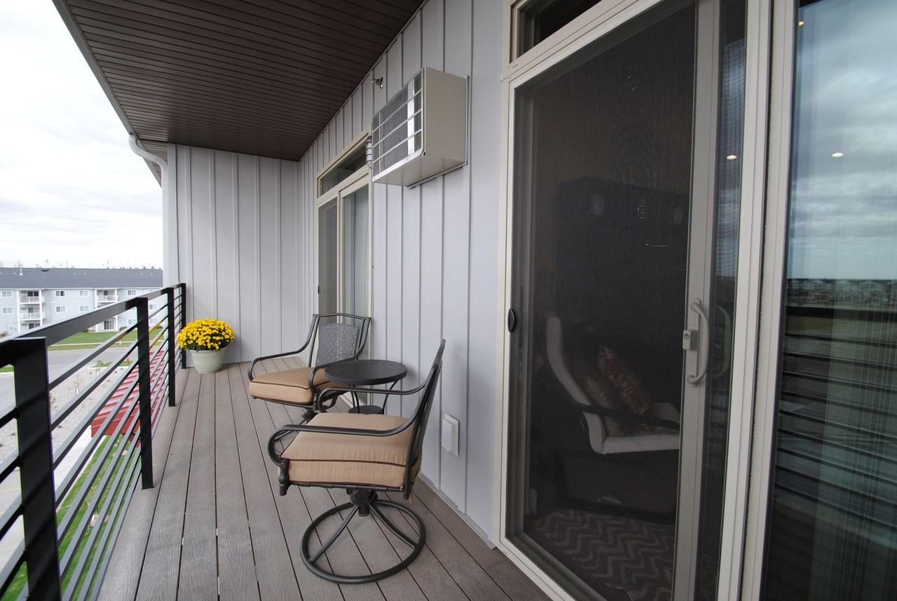 The Metropolitan - Photo 3 of 50