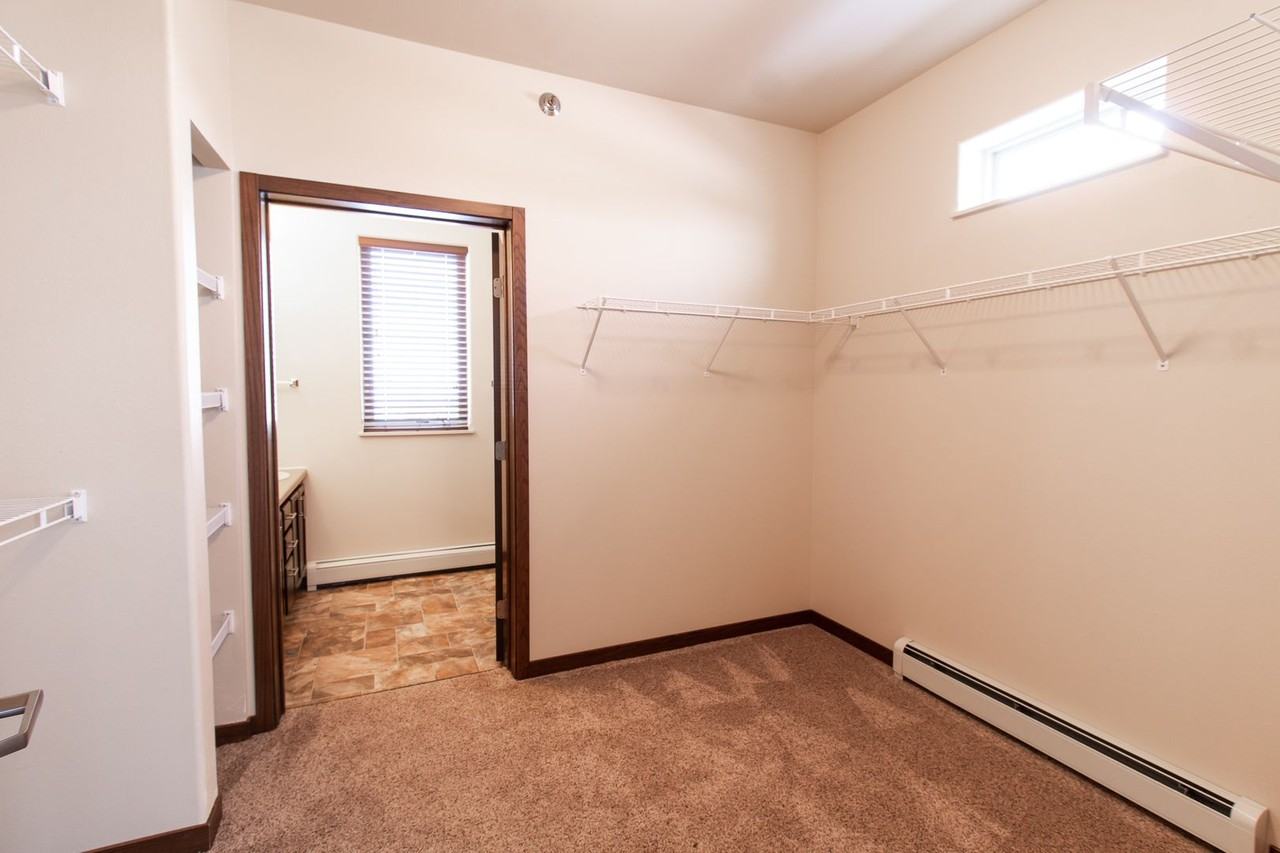 The Metropolitan - Photo 7 of 50