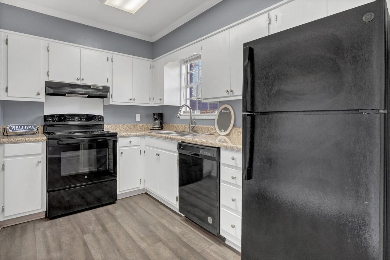 Huntingdon Apartments - Photo 5 of 50