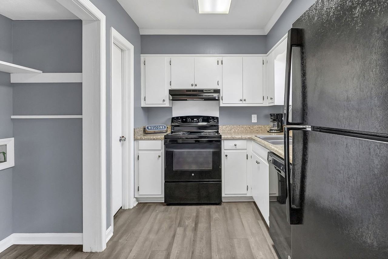 Huntingdon Apartments - Photo 6 of 50