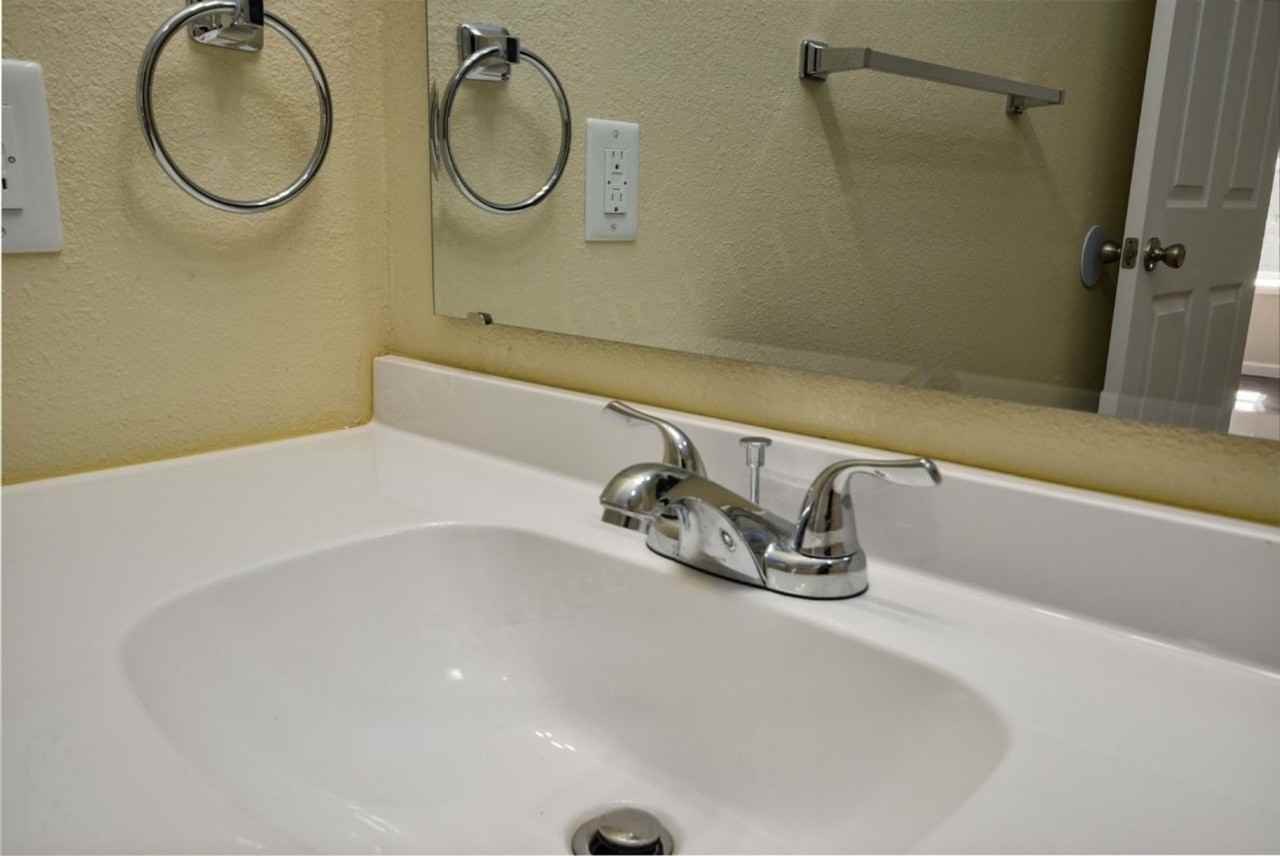 Branson Apartments - Photo 2 of 34