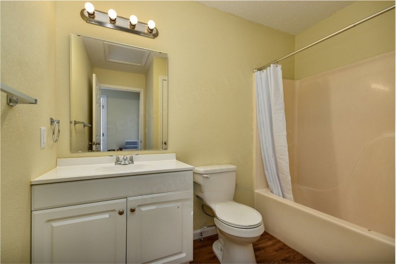 Branson Apartments - Photo 4 of 34