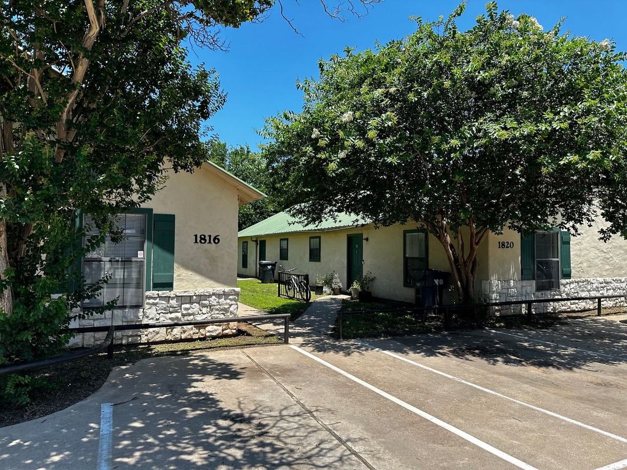 Spacious 1 - Photo 2 of 18