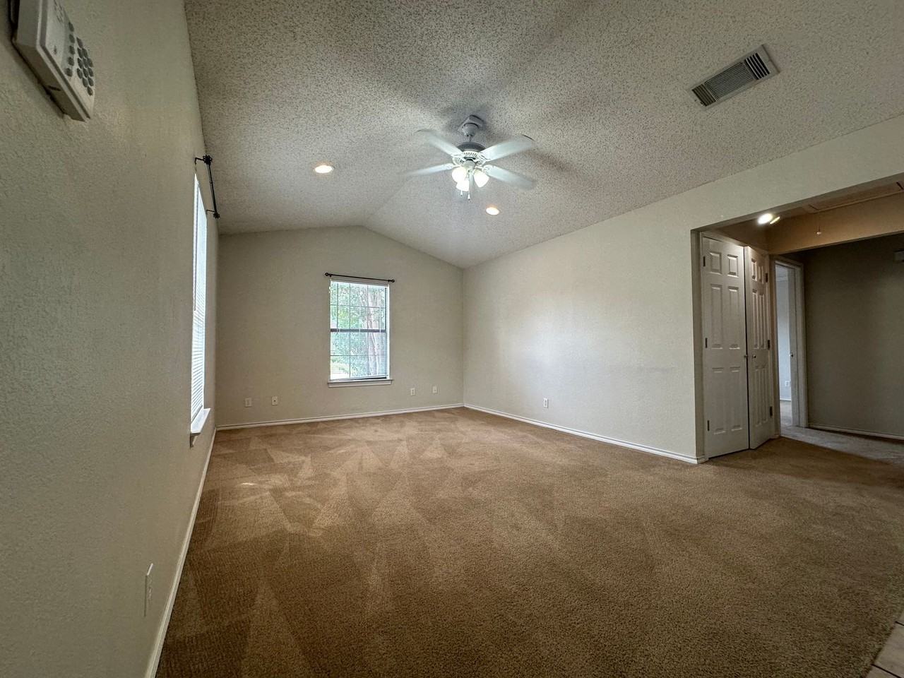 Spacious 1 - Photo 5 of 18