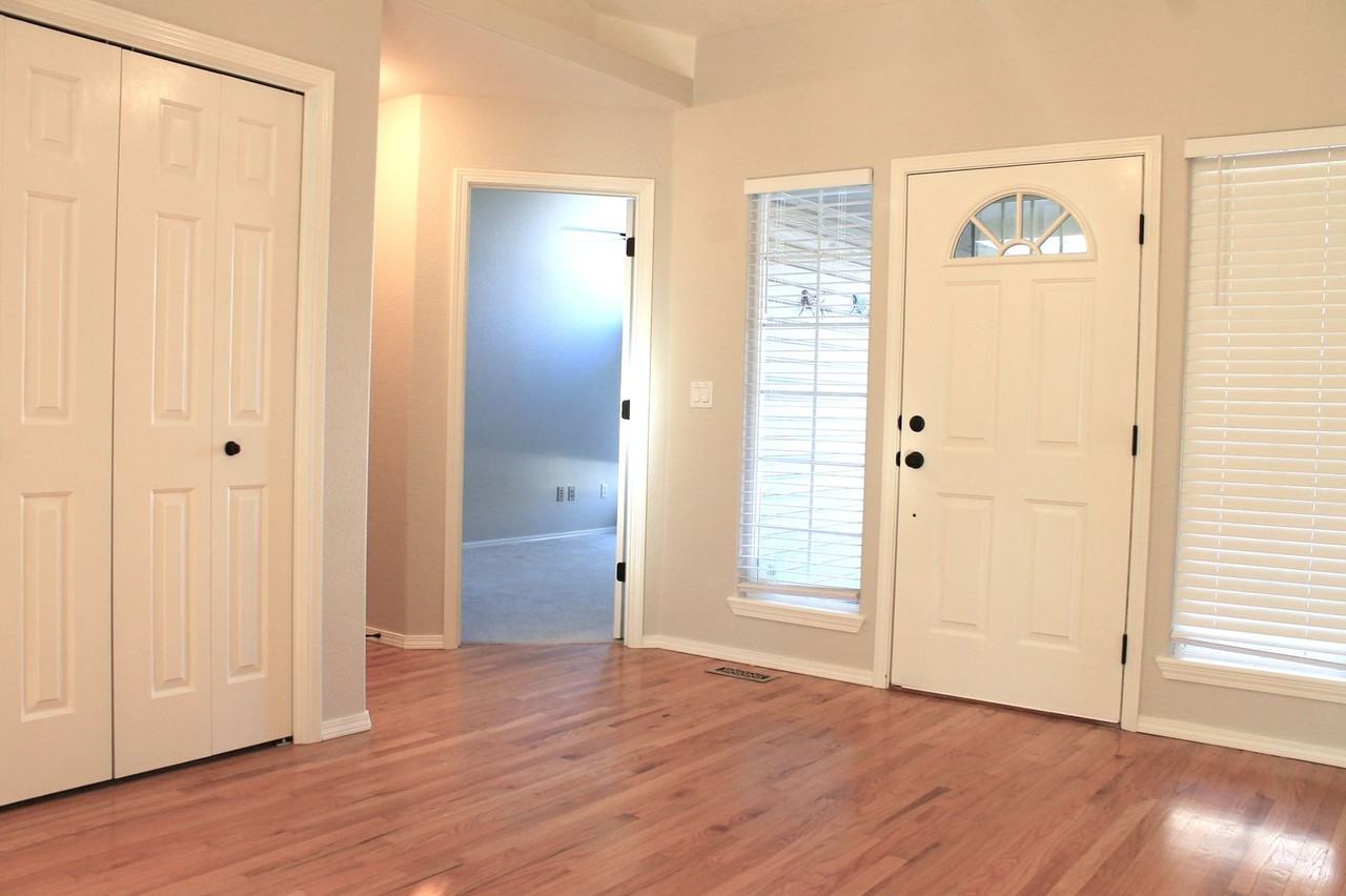 1509 N Ellington Pl - Photo 2 of 20