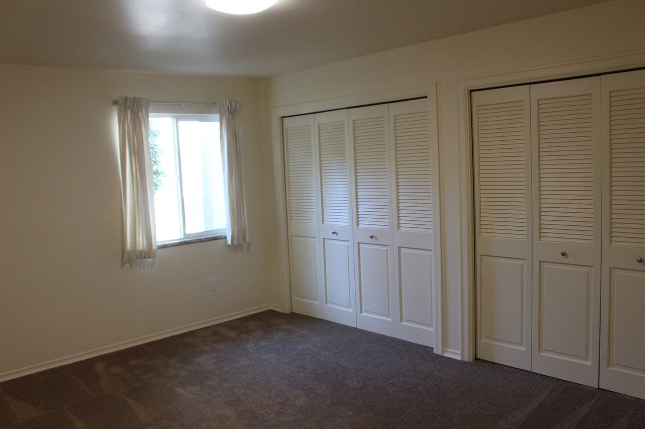 Hall Northwest Apartments - Photo 4 of 12