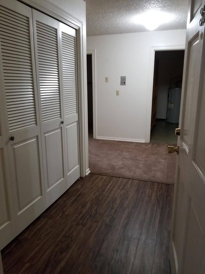 Hall Northwest Apartments - Photo 5 of 12