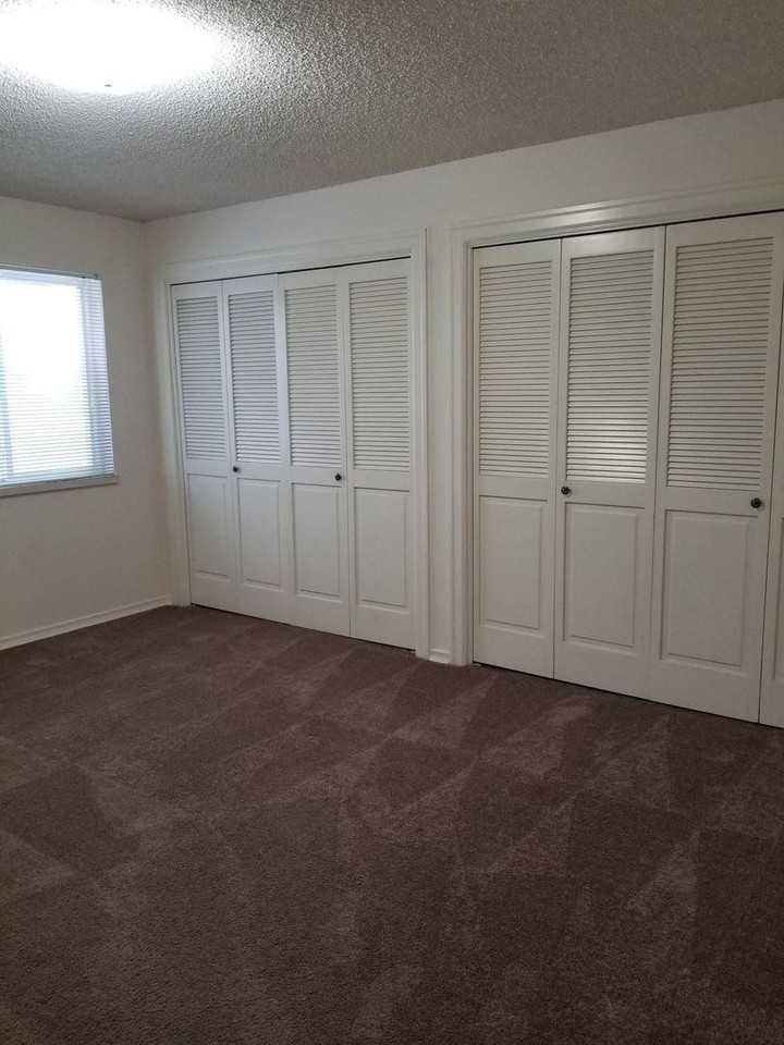 Hall Northwest Apartments - Photo 7 of 12