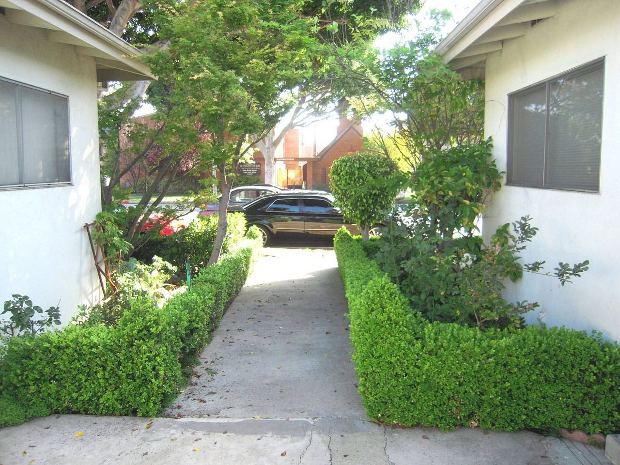 o4430 - Photo 2 of 6