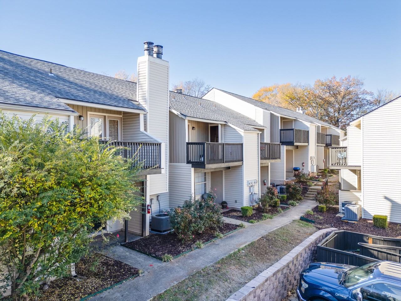 Forrest Brook Apartments - Photo 7 of 38