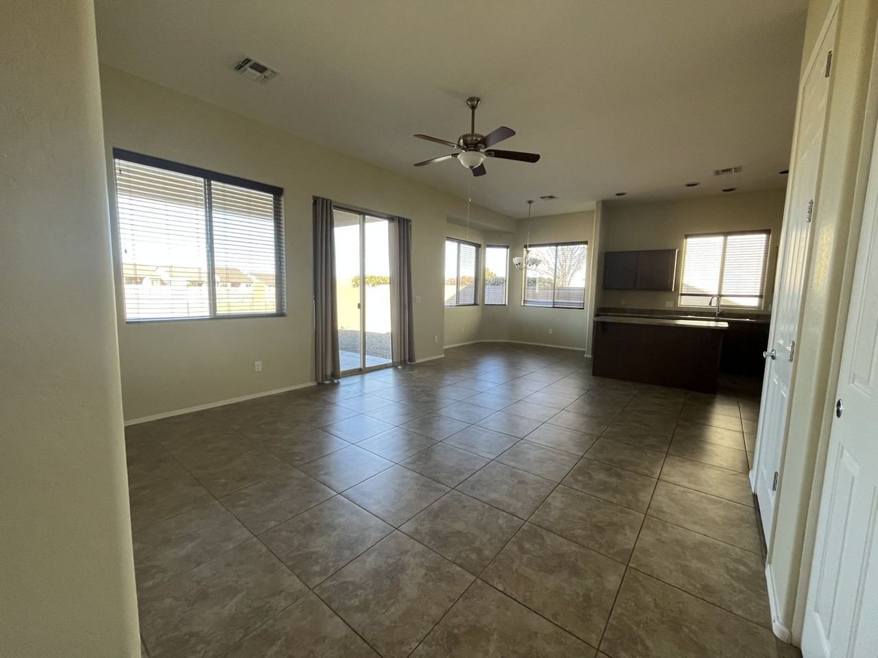 3840 N Wakefield Dr - Photo 5 of 17