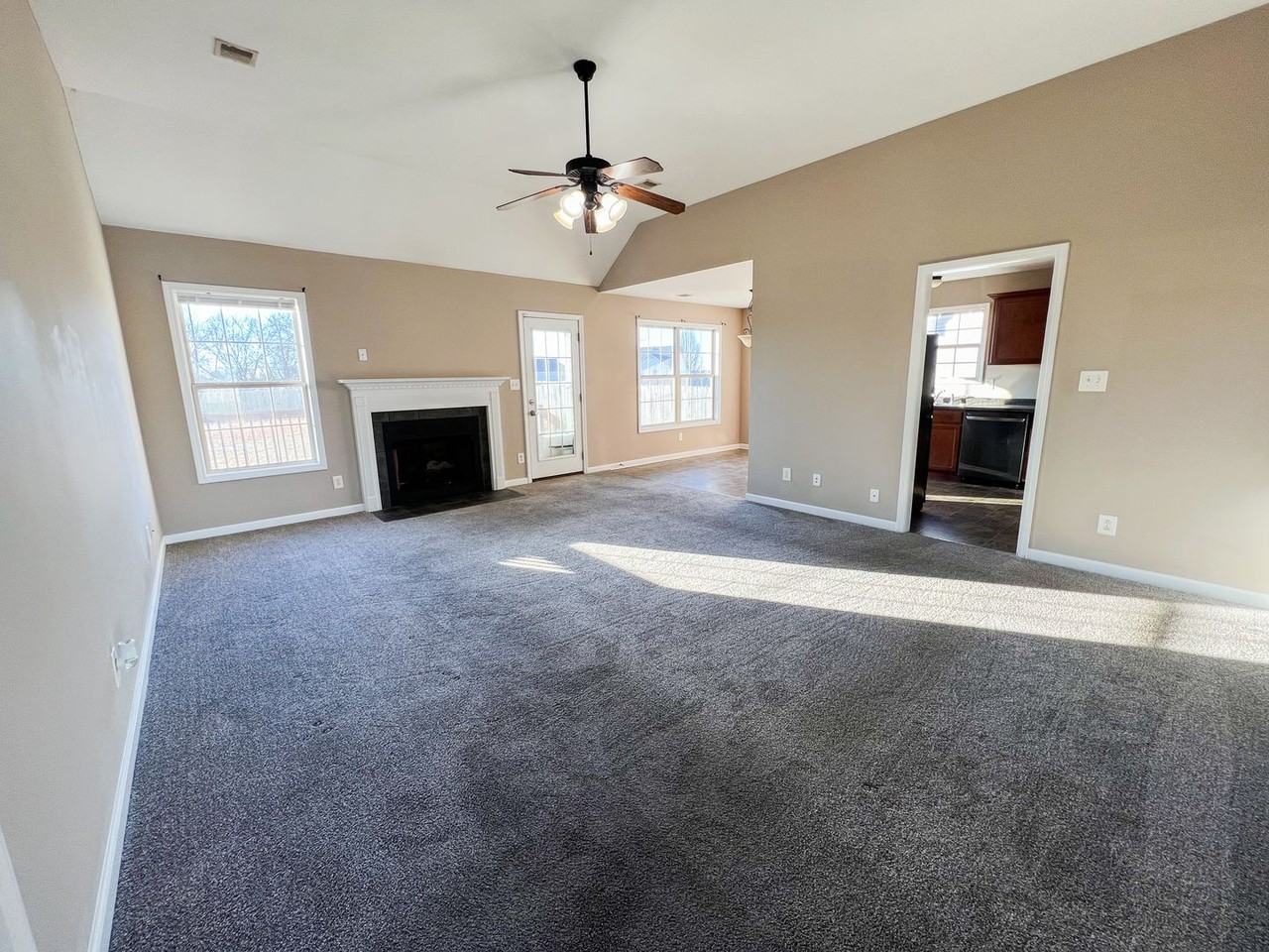 956 Cindy Jo Ct - Photo 3 of 29