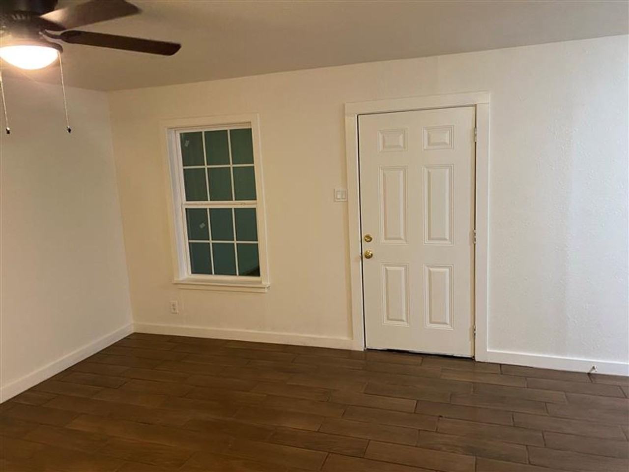 5523 Little Creek St - Photo 2 of 16