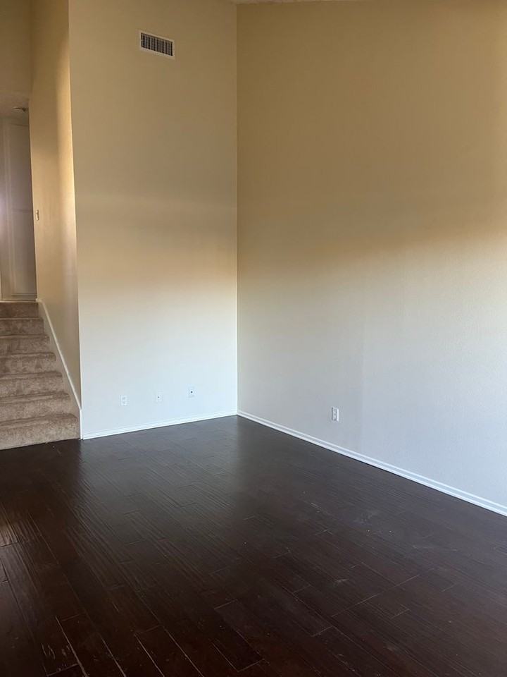 1460 Ramona Dr - Photo 2 of 11