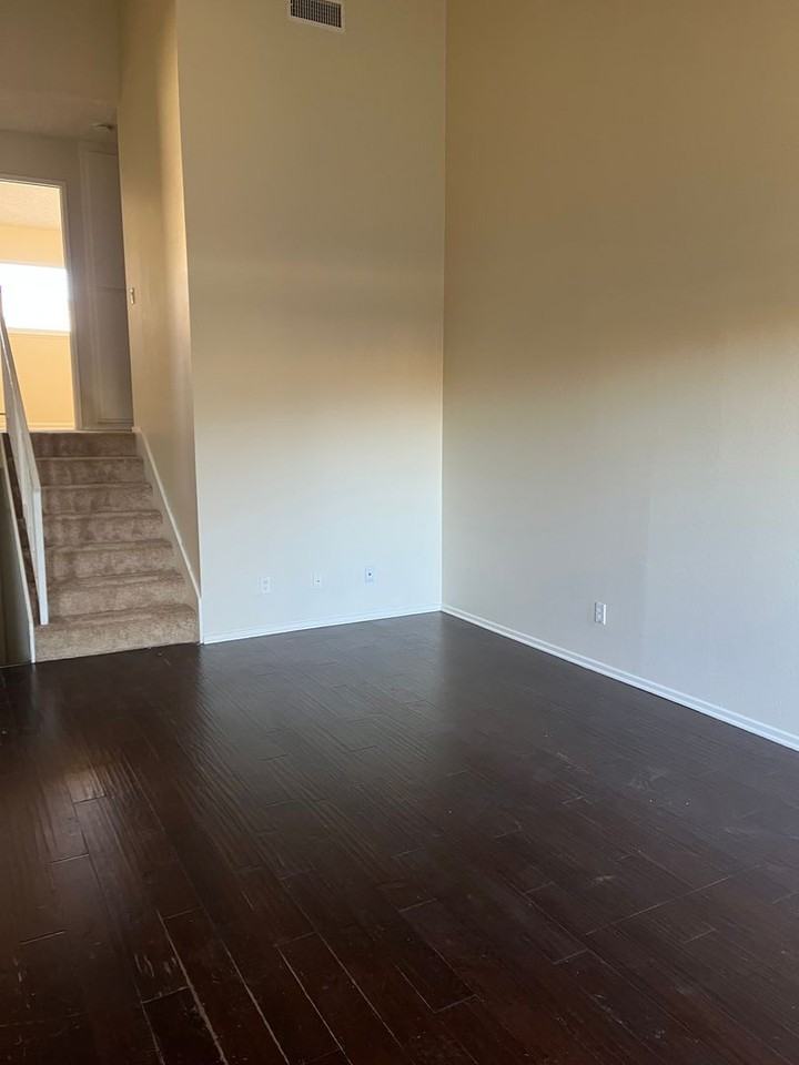 1460 Ramona Dr - Photo 3 of 11