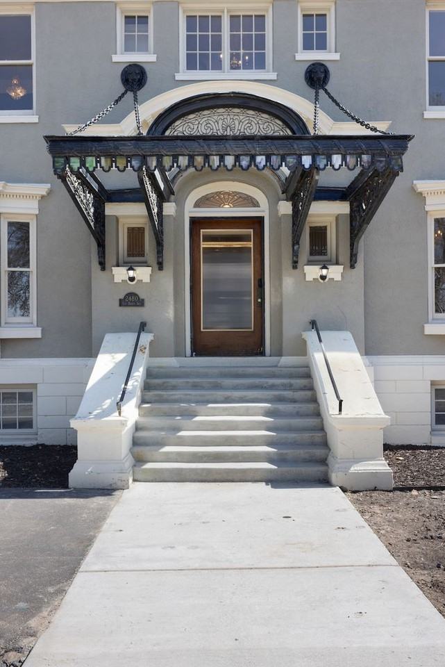 Bristol Manor Apartments - Photo 3 of 9