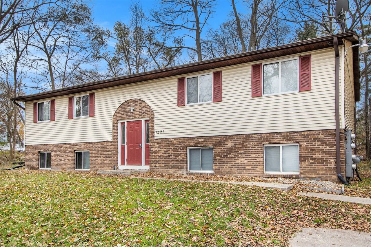 1321 Huntington Ave #2 - Photo 3 of 17