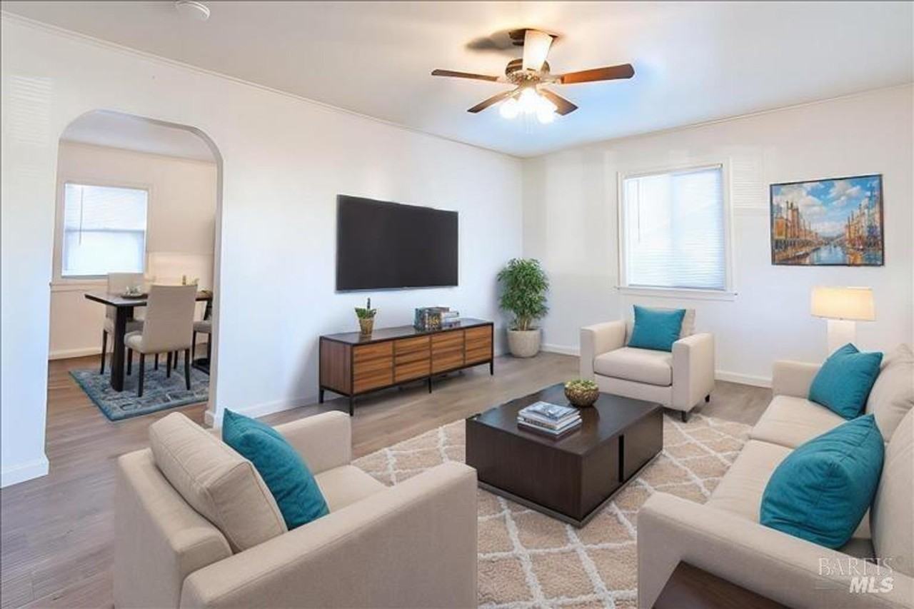 439 N Washington St - Photo 2 of 9