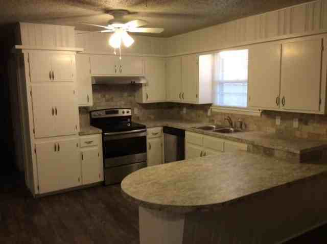 5443 8th St - Photo 3 of 33