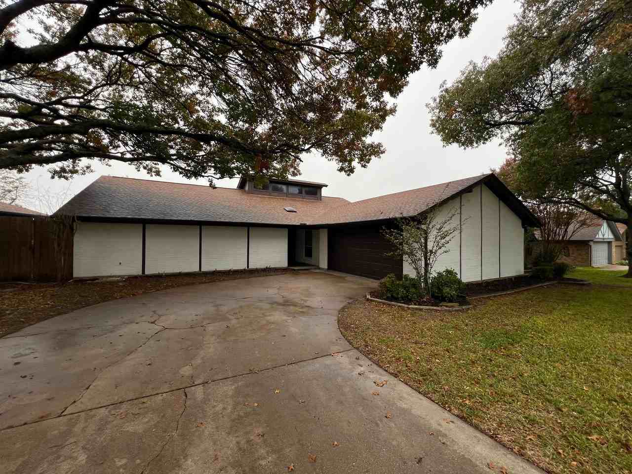 317 Meadowhill Dr - Photo 3 of 32