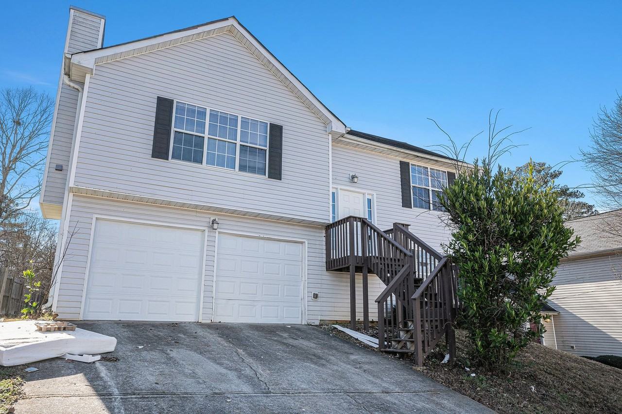 4357 Ward Bluff Ct - Photo 2 of 18