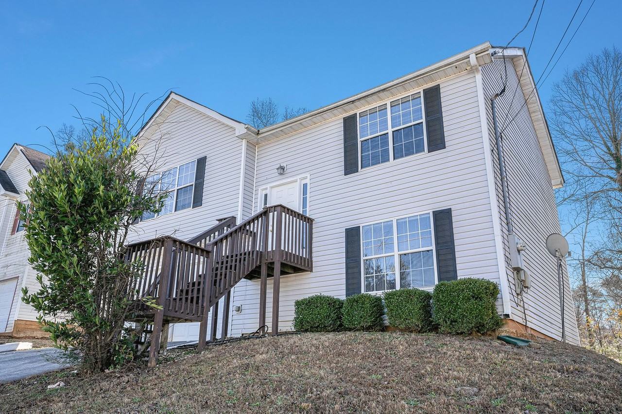 4357 Ward Bluff Ct - Photo 3 of 18
