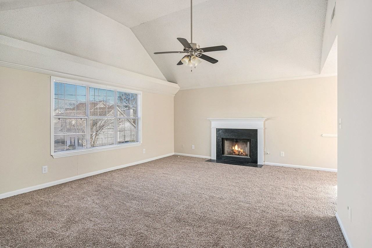 4357 Ward Bluff Ct - Photo 4 of 18