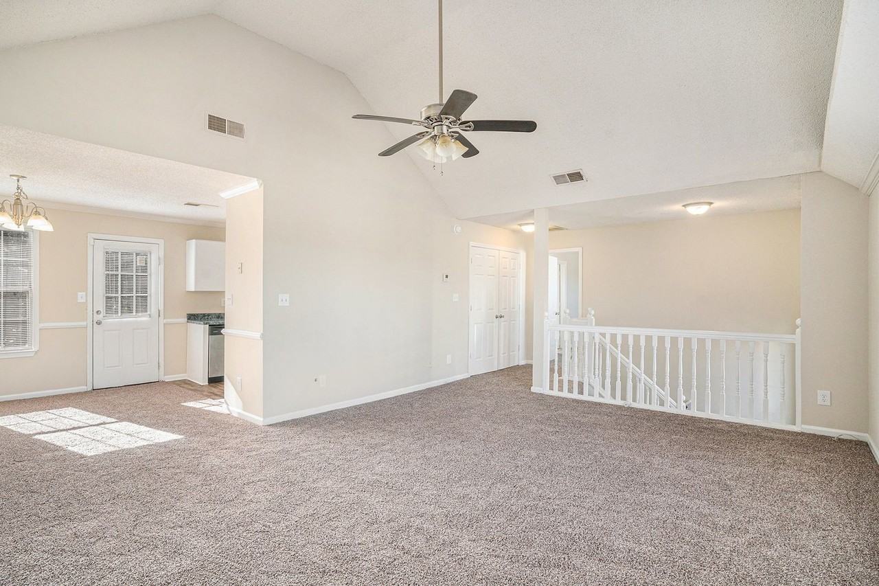 4357 Ward Bluff Ct - Photo 5 of 18