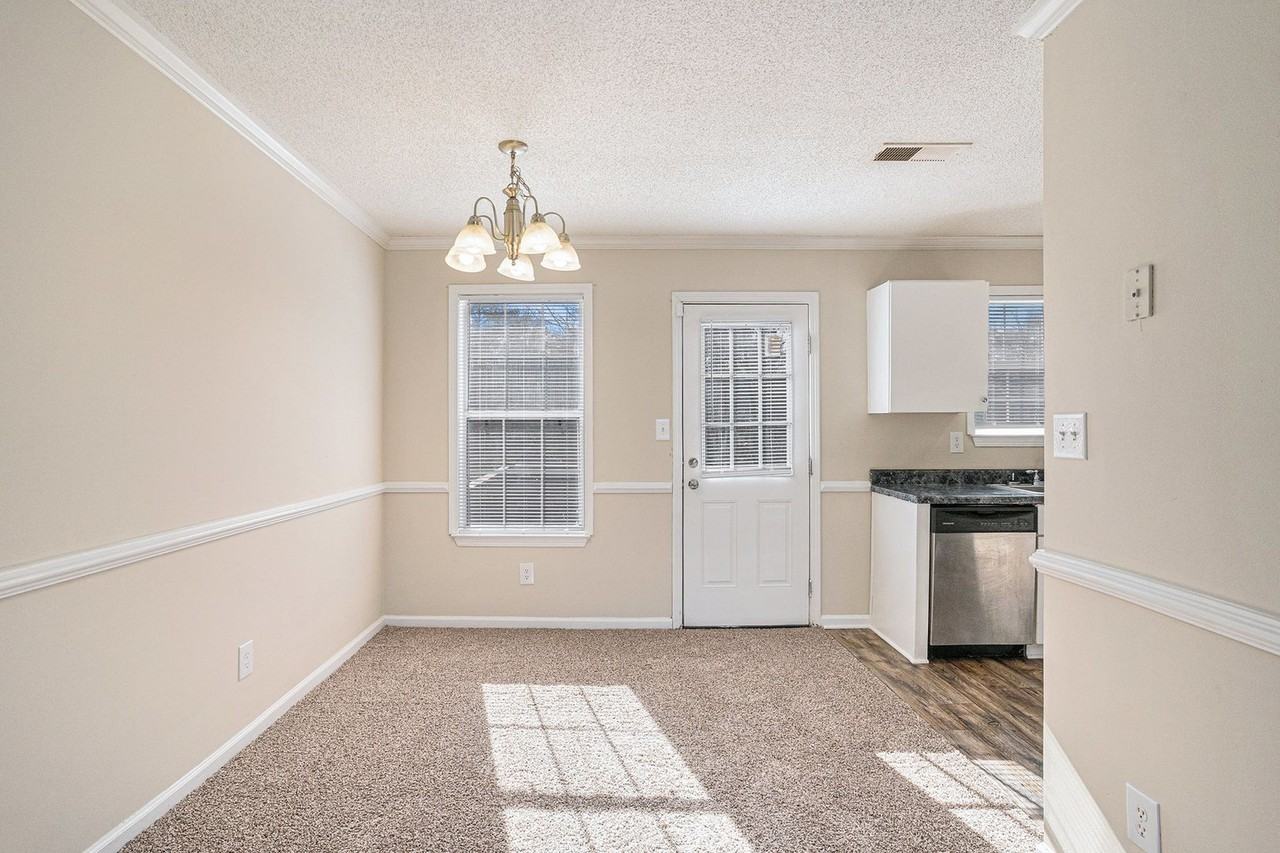 4357 Ward Bluff Ct - Photo 6 of 18
