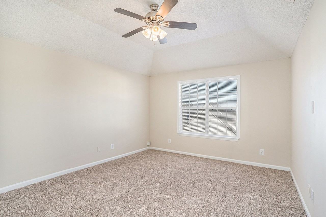 4357 Ward Bluff Ct - Photo 7 of 18