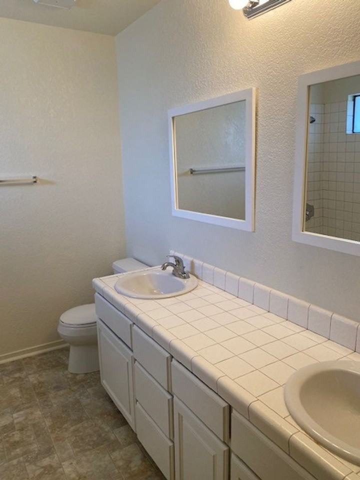 11212 Torrey Pines Dr - Photo 6 of 10