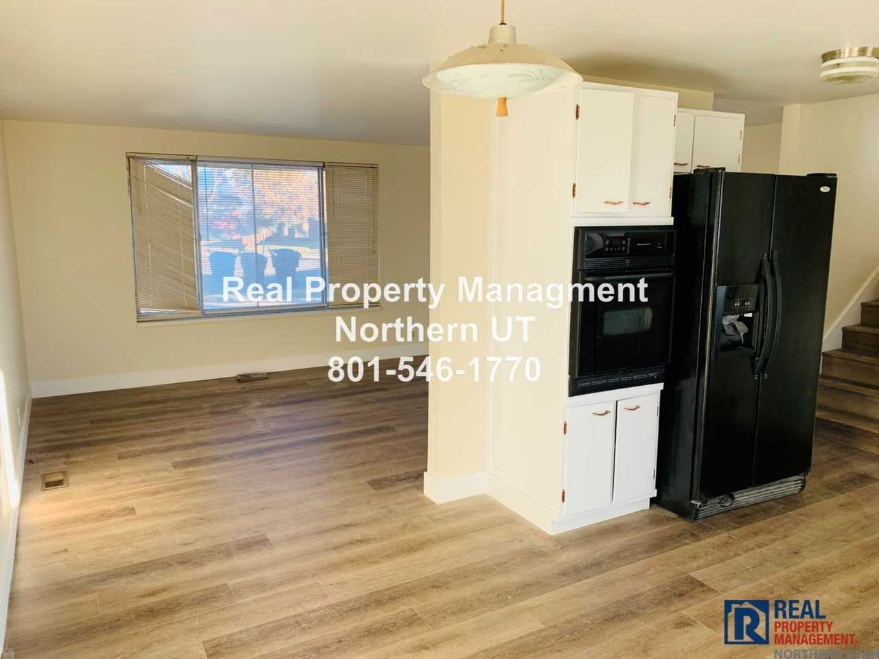 545 W 5225 S - Photo 7 of 29