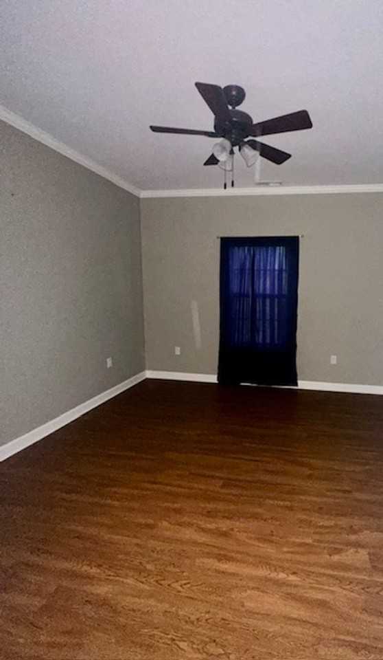 504 Moss Ave - Photo 5 of 11