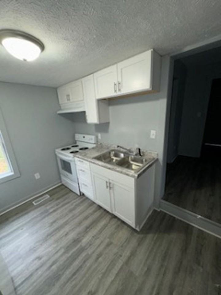 3513 Little Creek Rd - Photo 4 of 9