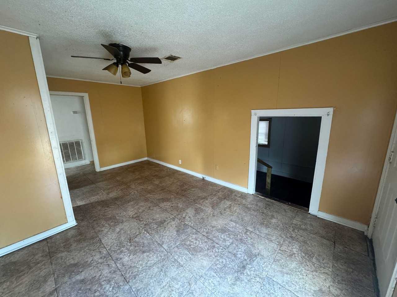 3445 Penick St - Photo 4 of 18