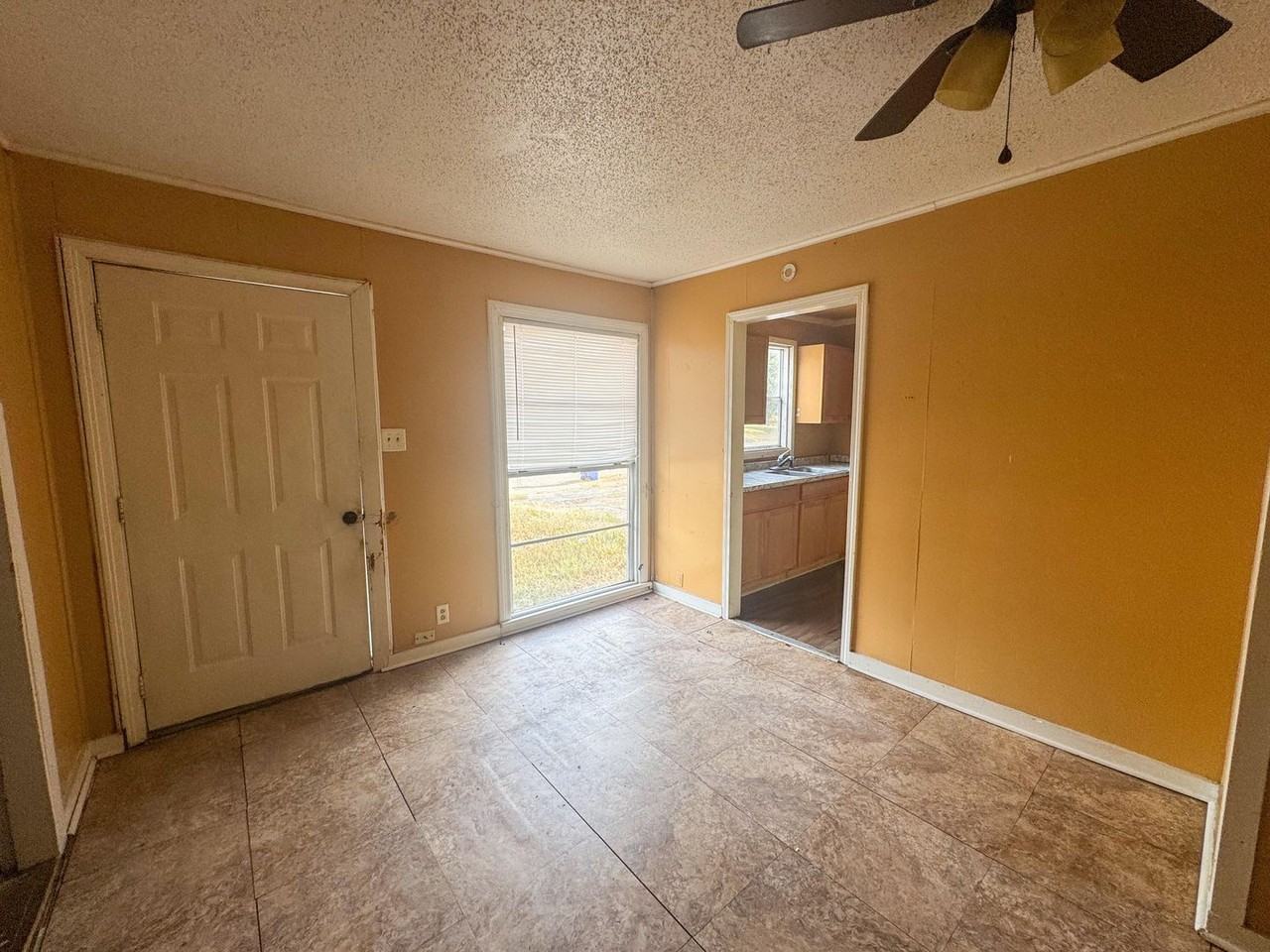3445 Penick St - Photo 5 of 18
