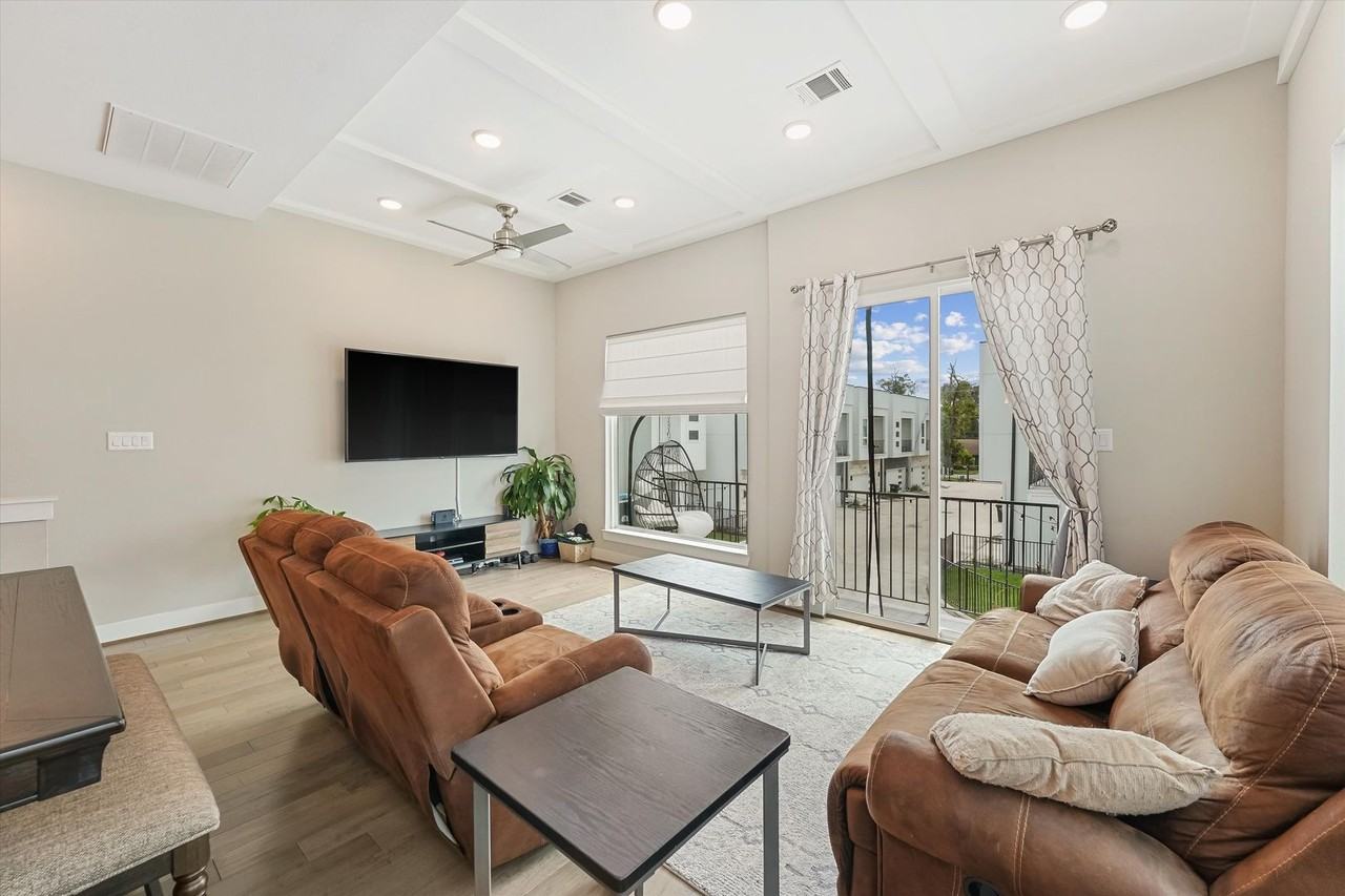 707 Apogee Trl - Photo 4 of 23