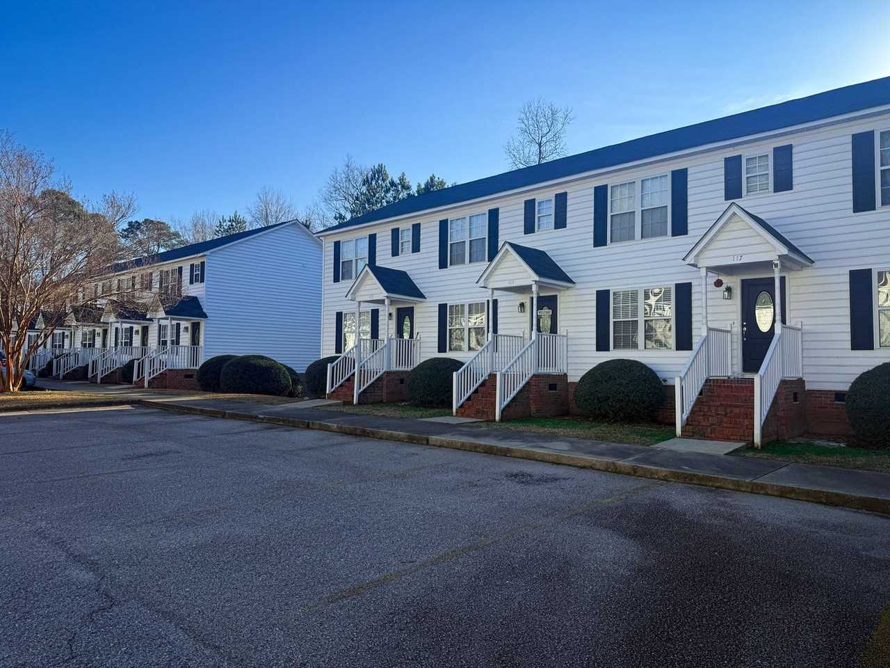 Cambridge Apartments - Photo 2 of 13