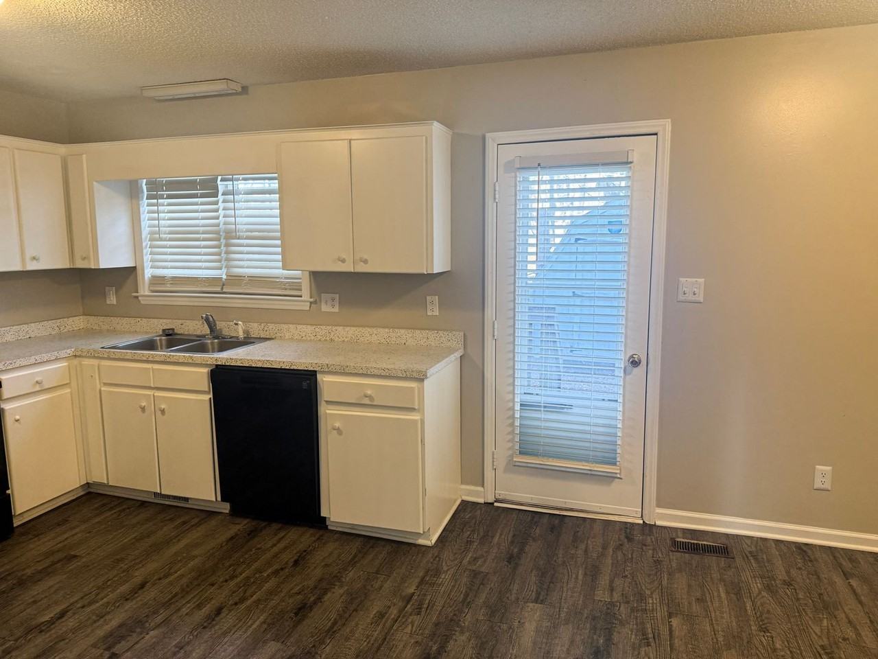 Cambridge Apartments - Photo 6 of 13