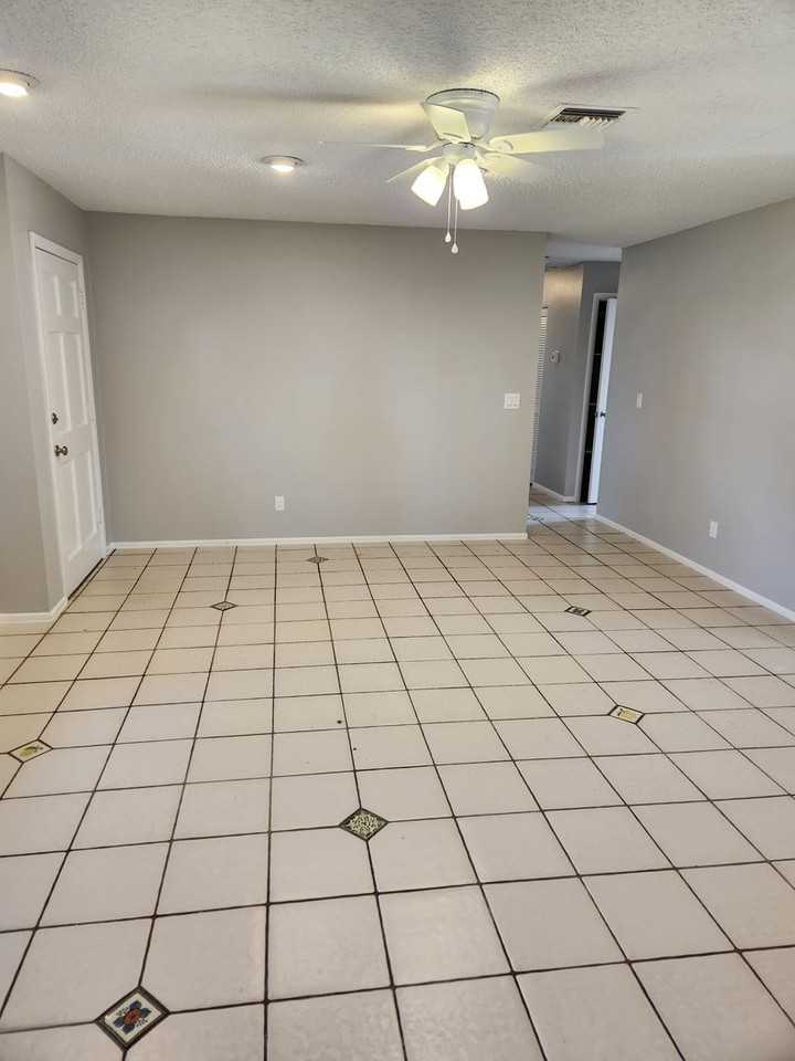 2049 Maravilla Cir - Photo 2 of 24