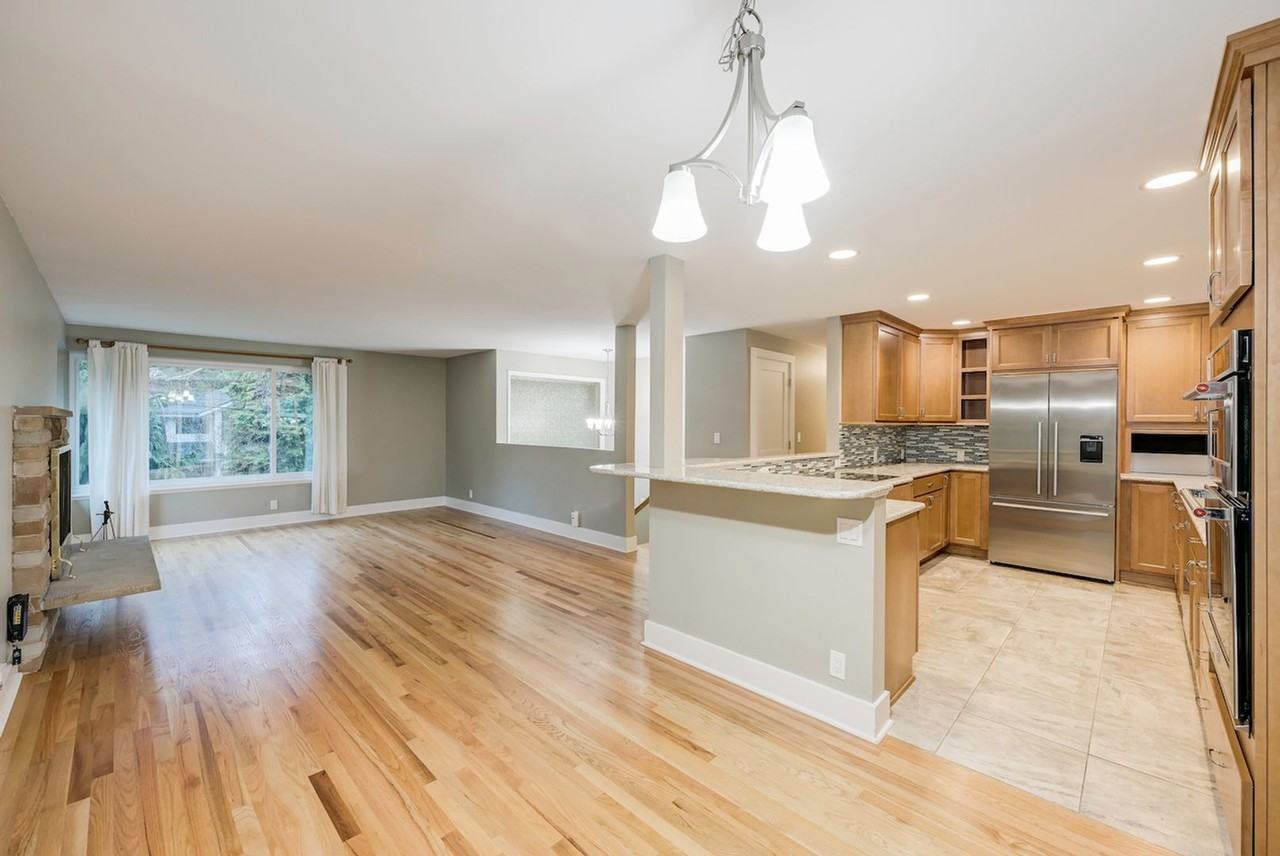 9700 45th Ave Ne - Photo 5 of 17